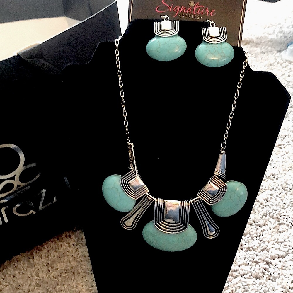Paparazzi Zi Rhonda Turquoise Necklace Set